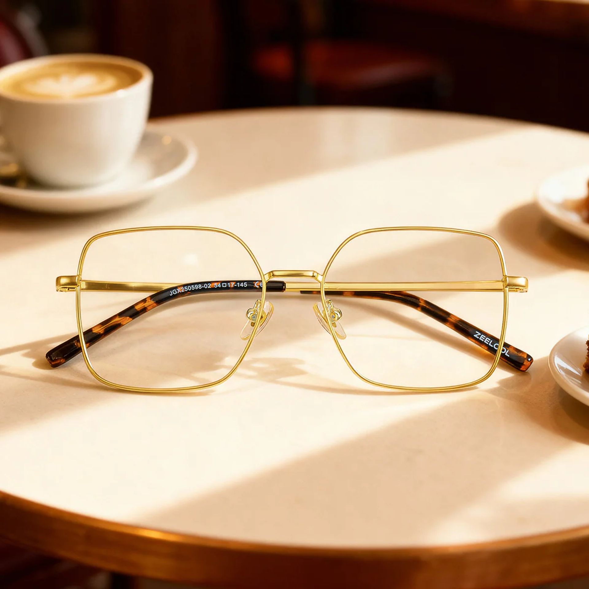 Abigail Doré Carré Lunettes1