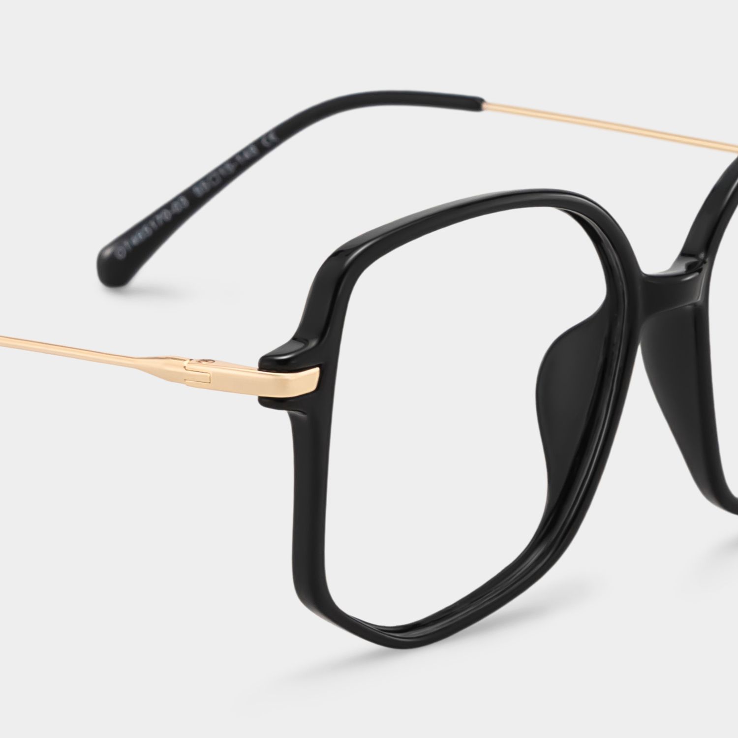 Lunettes géométriques noires en TR905
