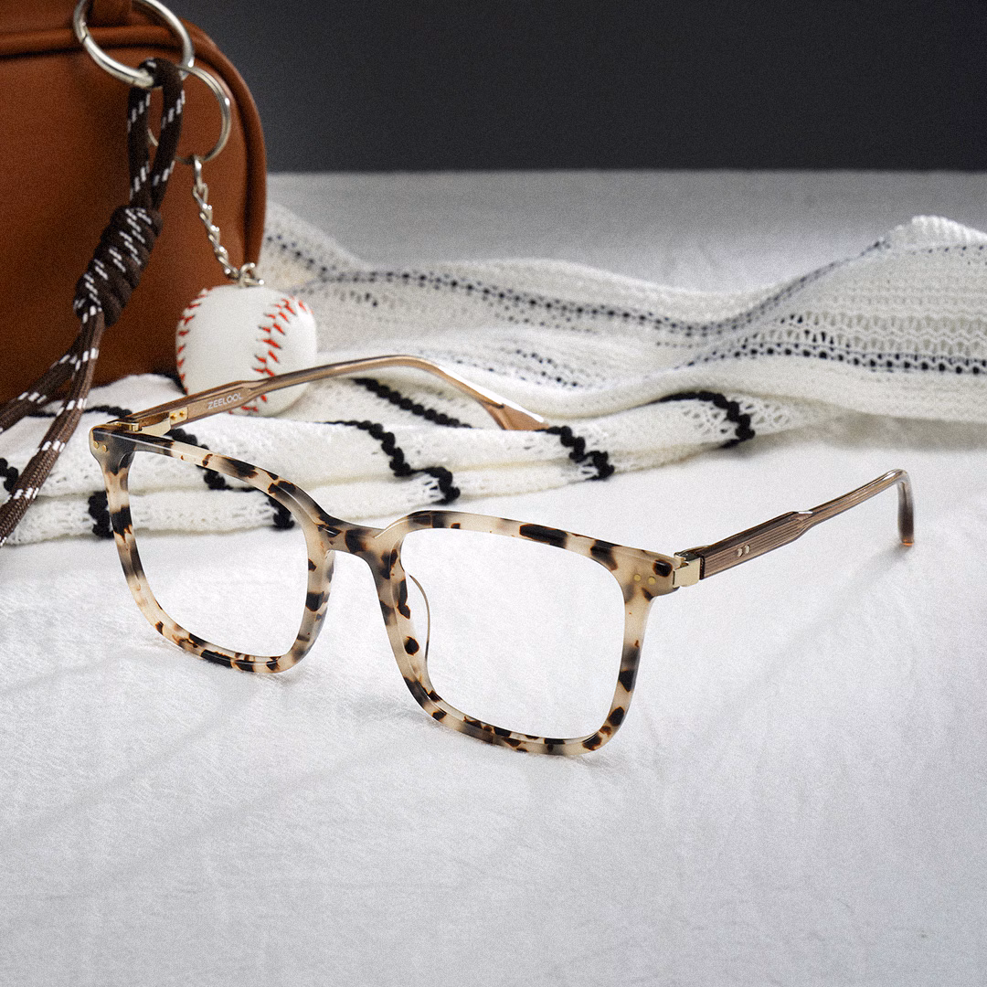 Zoe Carré Tortue Lunettes4