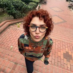 Artiste de rue Bleu-Rouge Ronde lunettes5