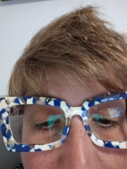 Quality: Très jolie lunettes verres progressif adaptation parfaite
Un 2