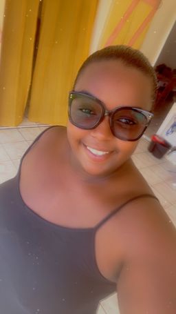 Les lunettes sont parfaites et bien adaptées. 
Franchement je recomman0