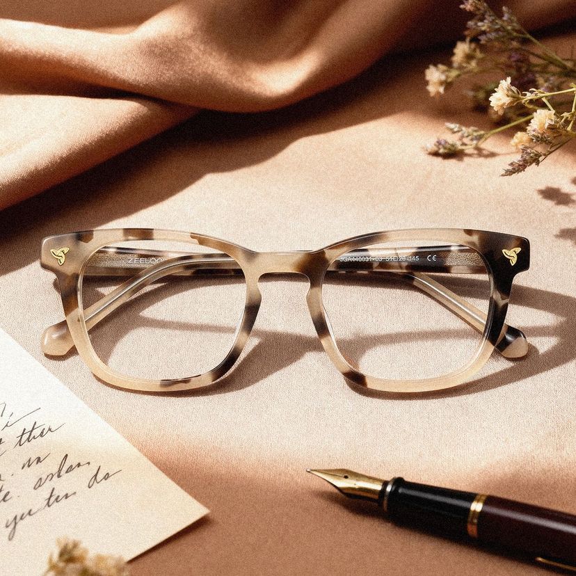 Heather Tortue Carré lunettes